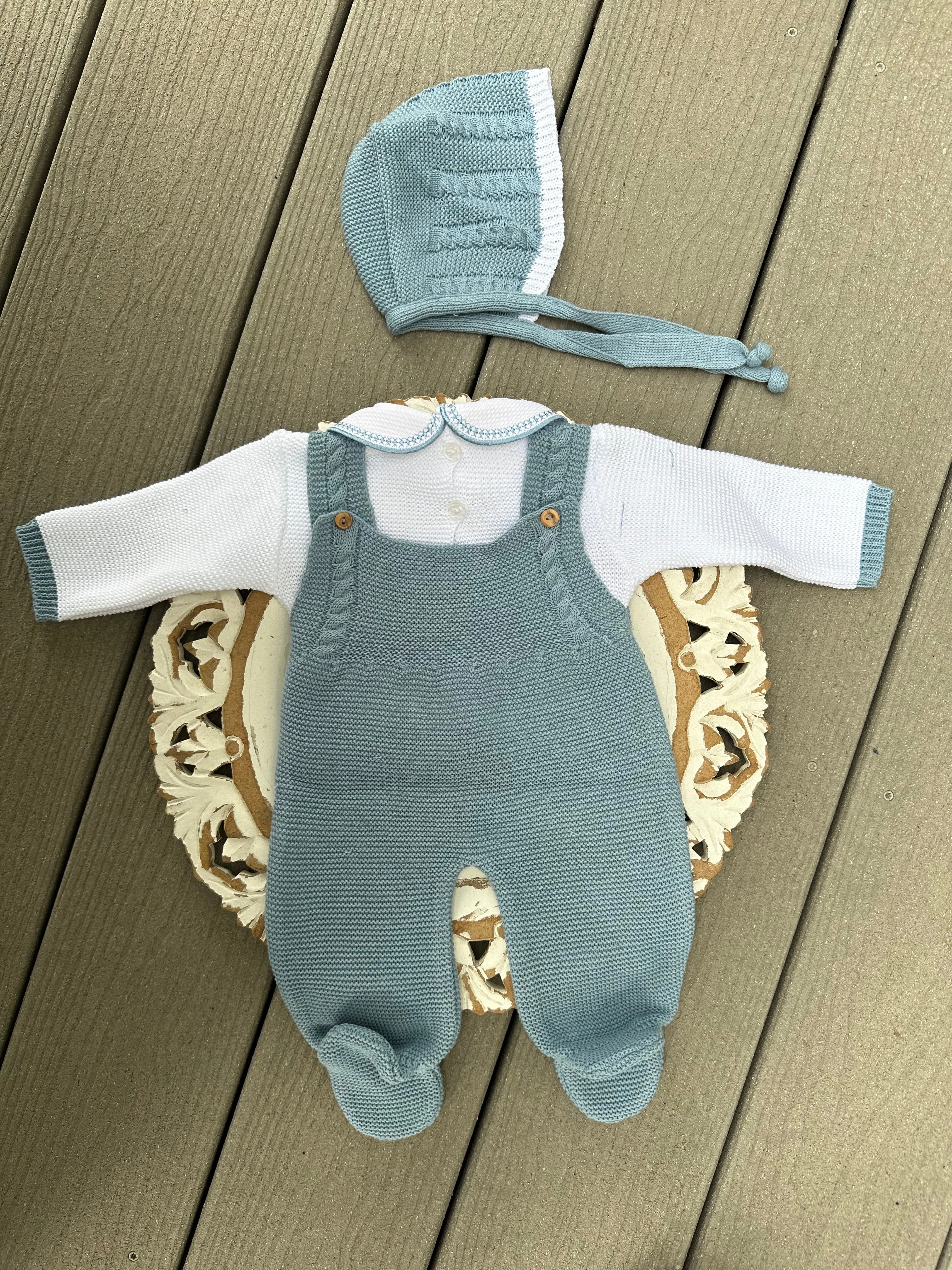 Cable Knit Suspenders Style With Ruffle Collar Baby Knitted Romper White and Navy Blue