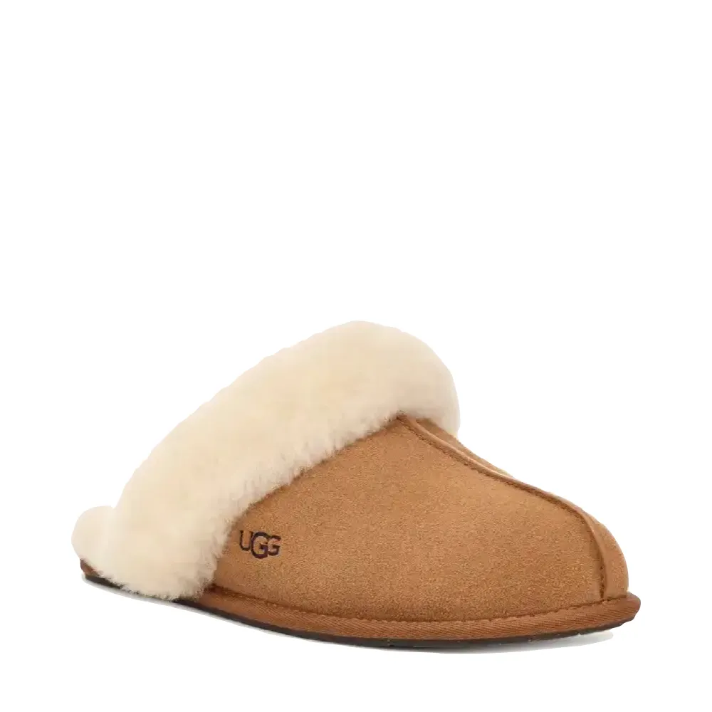 UGG Women's Scuffette II Slipper in Chestnut